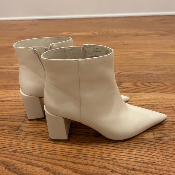 Marc Fisher Jarli bootie, white. Size 9. EUC - Picture 6 of 11